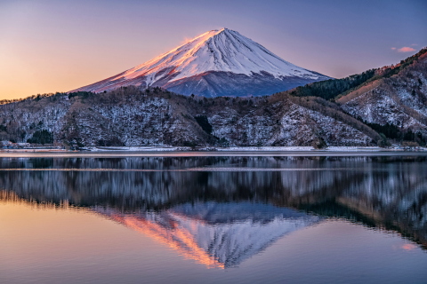 河口湖からの美しい逆さ富士｜富士旬景