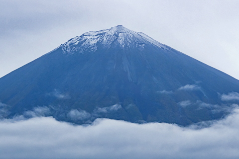 秋天候ながらも見られた冠雪富士