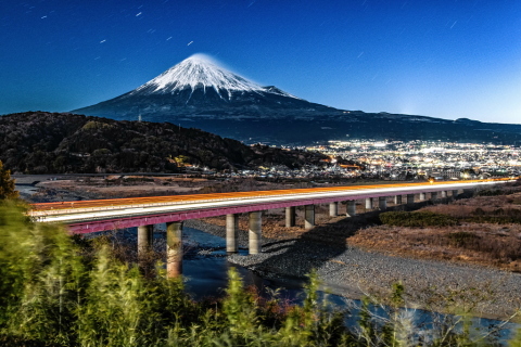 富士川SAからの月夜の富士