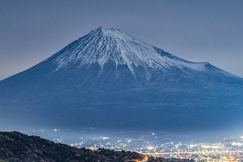 天気崩れる前の夜中富士