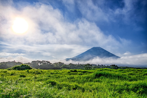 霧晴れて姿見せた富士山