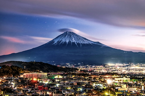 夜明けのほんのり笠雲