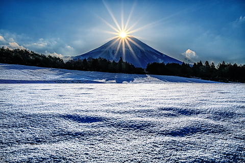 雪原からのダイヤモンド富士
