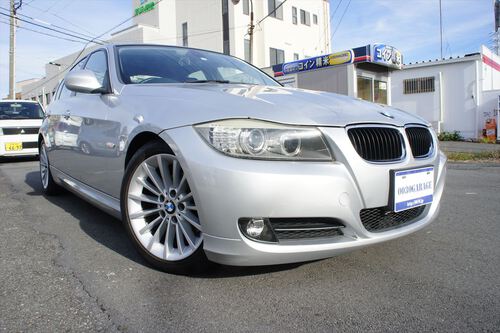 ＢＭＷ 320Iセダンハイラインパッケージ E90系後期(チタン・シルバー・メタリック）