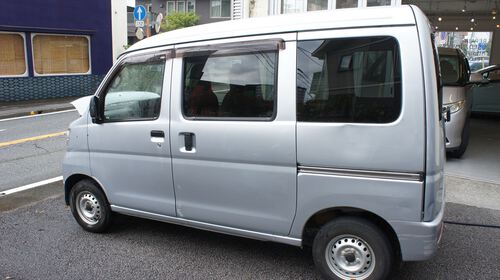 ダイハツ(DAIHATSU)ハイゼットカーゴ(HIJET_CARGO)デラックス（ブライトシルバーメタリック）