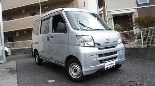 ダイハツ(DAIHATSU)ハイゼットカーゴ(HIJET_CARGO)デラックス（ブライトシルバーメタリック）