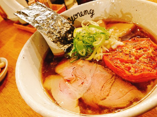 ラーメンやんぐ@三島市のローストトマトしょうゆラーメン！