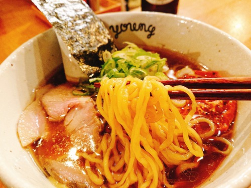 ラーメンやんぐ@三島市のローストトマトしょうゆラーメン！