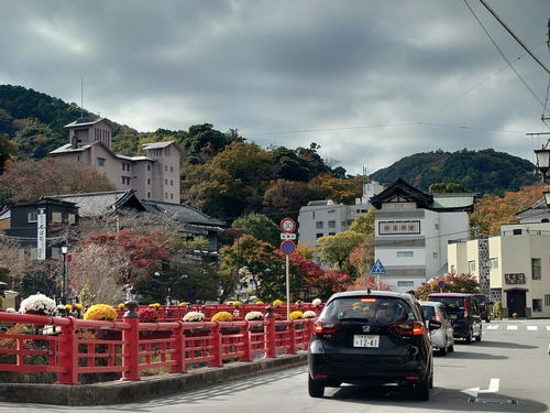 紅葉の修善寺温泉街を歩きました！