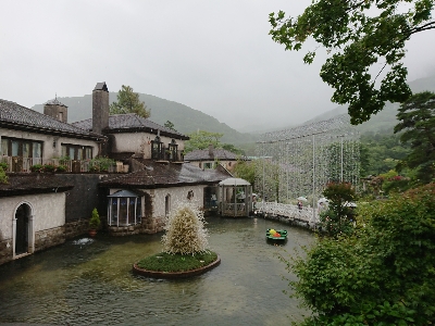 イタリア旅行気分を満喫♪箱根ガラスの森美術館まで箱根小涌谷三河屋旅館からバスで一本