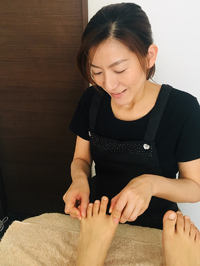 足のむくみが気になる方やだるく疲れてるという方！足つぼ刺激コースおススメです！ 2019/05/13 13:18:06