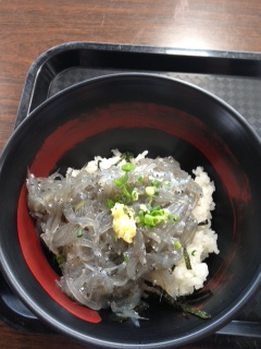 生しらす丼