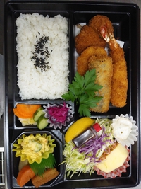ミックスフライ弁当 2020/12/16 21:33:03