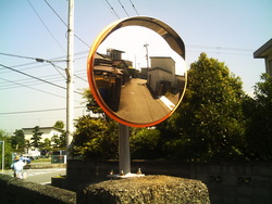 カーブミラー