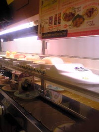 回転すし屋の新幹線