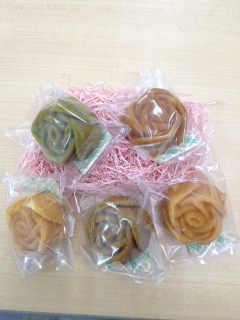 薔薇のマドレーヌ