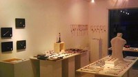 アクセサリーのグループ展開催中