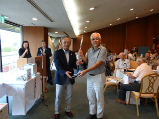 深沢同窓会長と3位渡邉さん