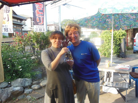 １６人目の　「にしき鯉の里親」　は、長谷川さんご夫妻で～す　!!
