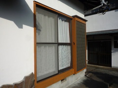 垂木の塗装、窓枠木部の塗装