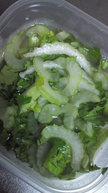 セロリのおつけもの