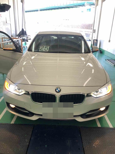 H26 BMW 320i 車検（バッテリー交換）