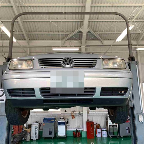 H11 フォルクスワーゲンＶＷボーラ　ハンドルセンターずれ