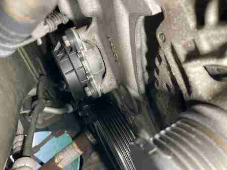 H21　プジョー　308　エンジン異音、ブレーキパッド交換