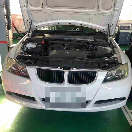 H20　ＢＭＷ　320i 　オイル漏れ修理