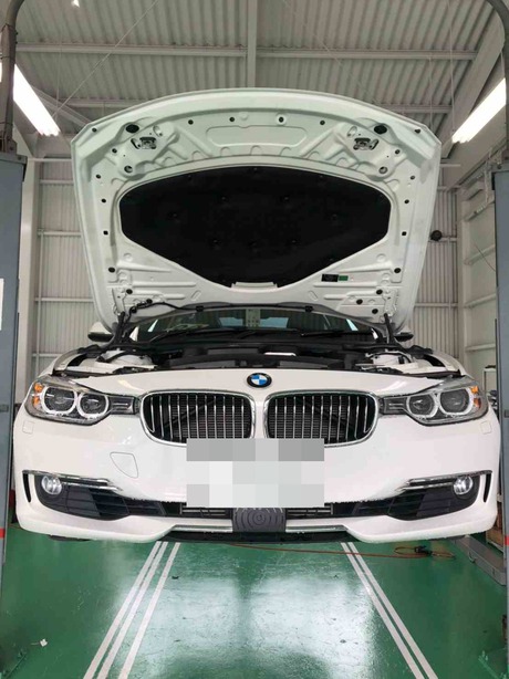 H27　BMW　320i　タイヤ交換、コーティング