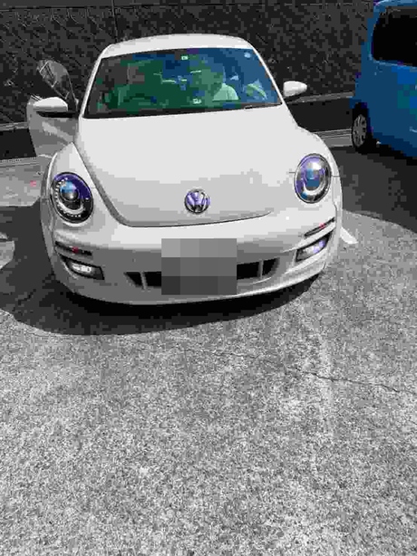 H25　フォルクスワーゲン　ＶＷザ・ビートル　エンジンオイル交換、オートライトスイッチ交換