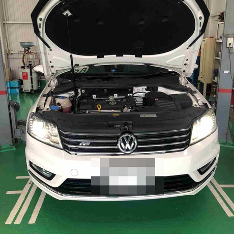 H27　フォルクスワーゲン　ＶＷ　パサート　ＡＢＳ、タイヤ空気圧のチェックランプ点灯