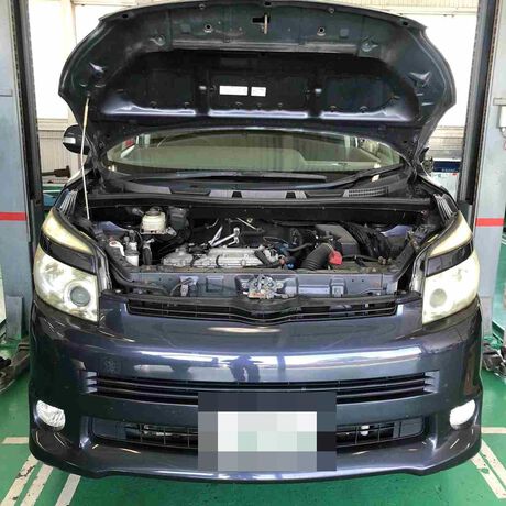 H19　トヨタ　ヴォクシー　エンジン廻り異音（オルタネータがたつき）