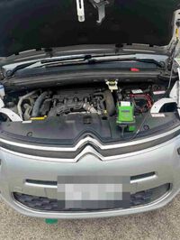 H27　シトロエン　グランドＣ４ ピカソ　走行中にエンスト修理（バッテリー）、エンジンオイル、オイルエレメント交換