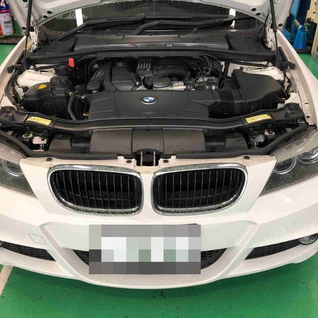 Ｈ21　ＢＭＷ　320i　クーラント漏れ修理、水漏れ