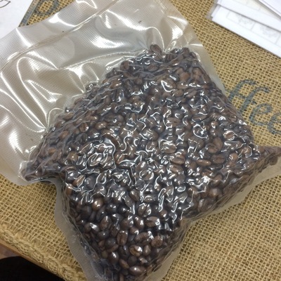 焙煎したての新鮮な珈琲豆