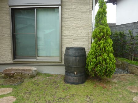 樽型雨水貯水タンク