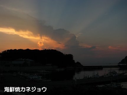 宇久須港夕景２２日１