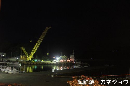 深夜の宇久須港１８日