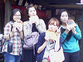 日本文化を学ぶ乙女たち