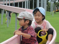 ☂⇒☀　　遠足：ヤクルト工場＆運動公園