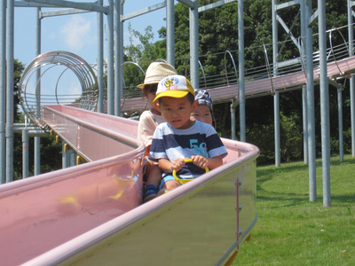 NPO法人メープル　親子教室　　【夏の遠足・・・ヤクルト工場＆運動公園】