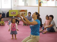 【たっち】・・・ルミ子先生の親子体操！！