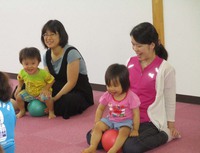 【たっち】・・・ルミ子先生の親子体操！！