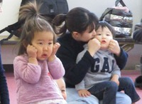 ☆新聞紙を使って・・・☆