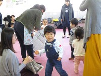 ☆新聞紙を使って・・・☆