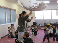 ☆新聞紙を使って・・・☆