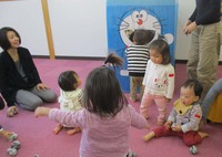 ☆新聞紙を使って・・・☆