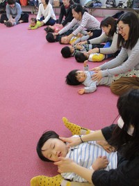 【たっち】・・・ルミ子先生の親子体操！！