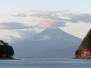 西伊豆戸田港からの今日の富士山です。